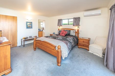 Photo of property in 1 Saint Helens Place, Tawhero, Whanganui, 4501