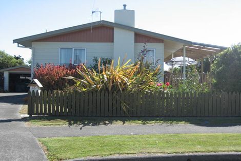 Photo of property in 35 Shelton Place, Feilding, 4702