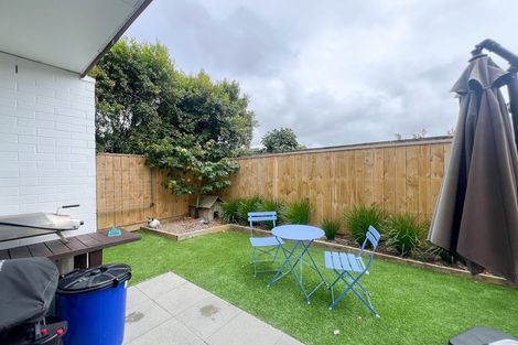 Photo of property in 12/12 Tawa Road, Te Atatu Peninsula, Auckland, 0610