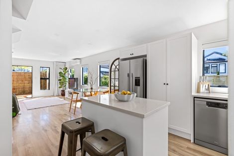 Photo of property in 4/48 Schnapper Rock Road, Schnapper Rock, Auckland, 0632