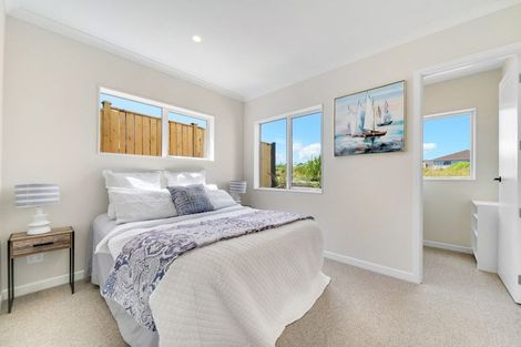 Photo of property in 52 Emerald Avenue, Rosehill, Papakura, 2113