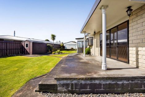 Photo of property in 14 Pohutukawa Drive, Opunake, 4616