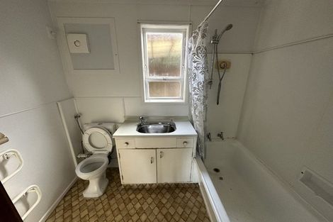 Photo of property in 140a Golf Road, Titirangi, Auckland, 0600