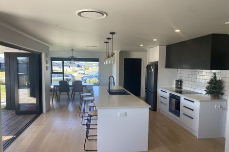 Photo of property in 21 Saint Michael Crescent, One Tree Point, 0118