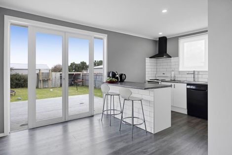 Photo of property in 18 Whitcombe Road, Opunake, 4616
