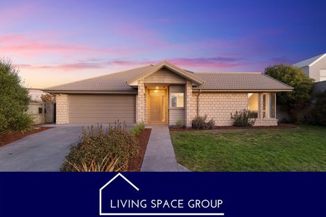 Photo of property in 29 Linkwater Way, Parklands, Christchurch, 8083
