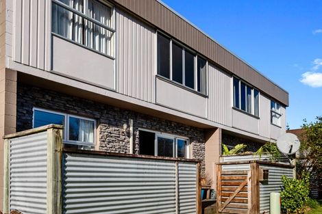 Photo of property in 8 Carrington Street, Lower Vogeltown, New Plymouth, 4310