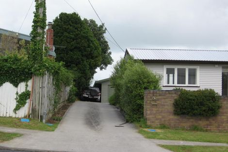 Photo of property in 1/13 Sunnynook Road, Forrest Hill, Auckland, 0620