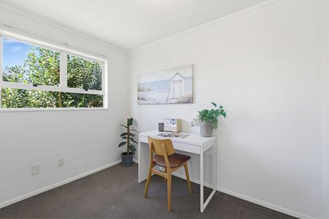 Photo of property in 12 Nimmo Avenue West, Waikanae, 5036