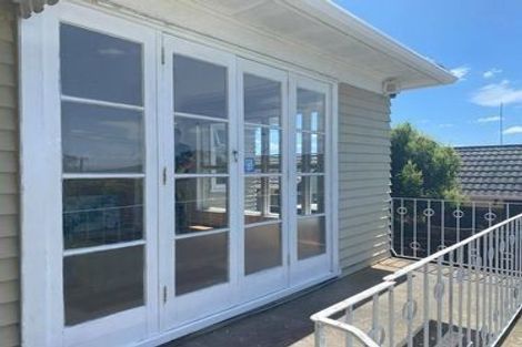 Photo of property in 84 Roberts Road, Te Atatu South, Auckland, 0610
