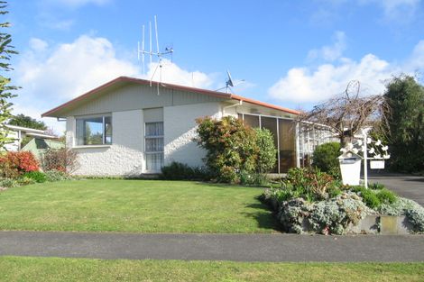 Photo of property in 14 Suffolk Crescent, Feilding, 4702