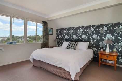 Photo of property in 2/111 Beach Road, Castor Bay, Auckland, 0620
