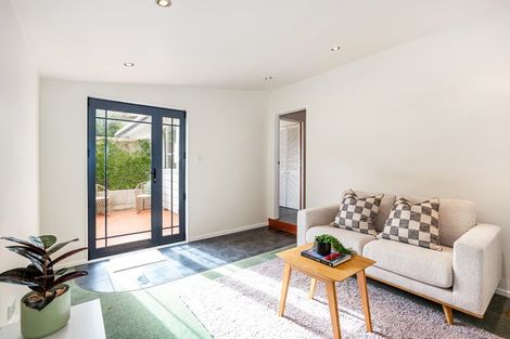 Photo of property in 4 Flint Way, Northland, Wellington, 6012