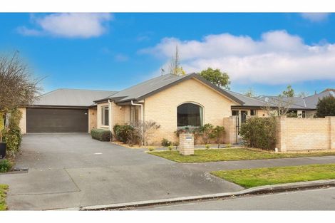Photo of property in 6 Len Hale Place, Parklands, Christchurch, 8083