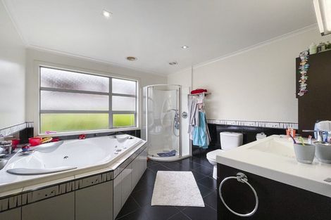 Photo of property in 74 Amesbury Drive, Churton Park, Wellington, 6037