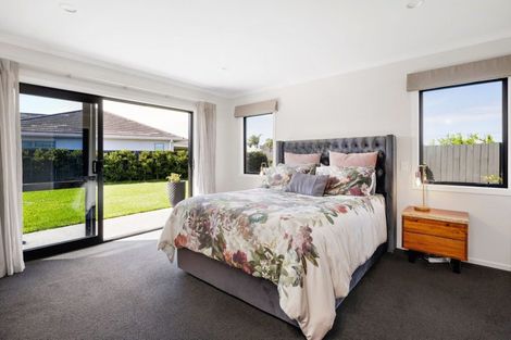 Photo of property in 22 Miranda Place, Flagstaff, Hamilton, 3210
