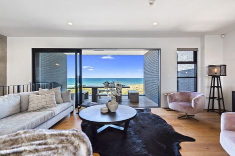 Photo of property in 211 Marine Parade, Mount Maunganui, 3116