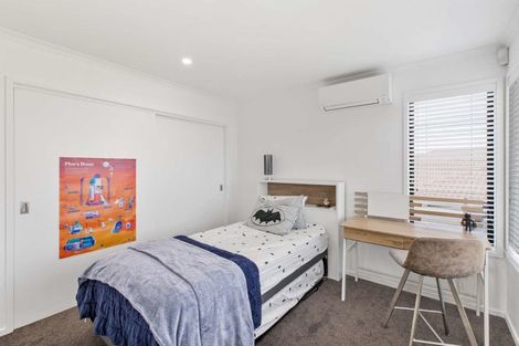 Photo of property in 1 Fermi Lane, Papakura, 2110