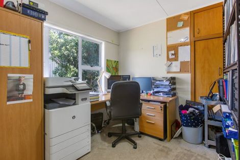 Photo of property in 14 Rospeath Crescent, Spotswood, New Plymouth, 4310