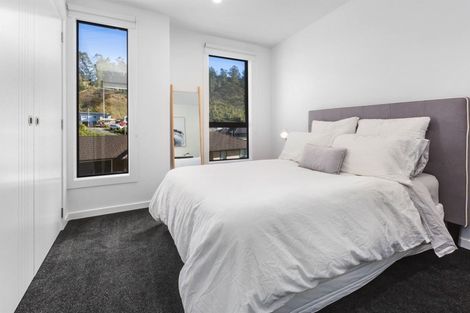 Photo of property in 5 Hull Place, Whitby, Porirua, 5024