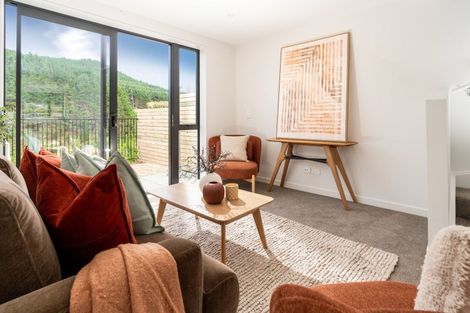 Photo of property in 90 Ara Paiwhenua, Tawa, Wellington, 5028