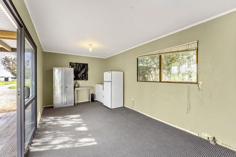 Photo of property in 129 Parewanui Road, Bulls, 4894