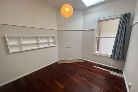 Photo of property in 92 Rolleston Street, Mount Cook, Wellington, 6021