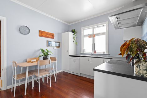 Photo of property in 15 Cambridge Terrace, Masterton, 5810