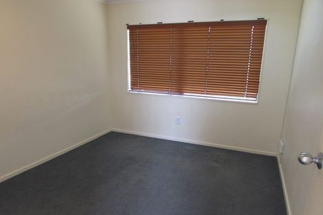 Photo of property in 4/8 Crewe Close, Albany, Auckland, 0632