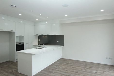Photo of property in 5 Karokaro Road, Takanini, 2112