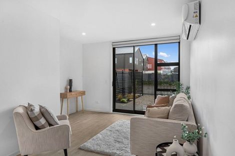 Photo of property in 27 Raukohekohe Road, Wiri, 2104