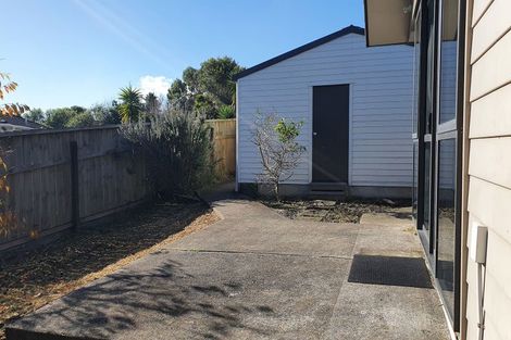 Photo of property in 27 Pahi Place, West Harbour, Auckland, 0618