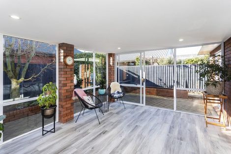 Photo of property in 2/3 Inglewood Place, Avonhead, Christchurch, 8042