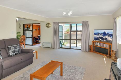Photo of property in 20 Cousins Avenue East, Foxton Beach, Foxton, 4815
