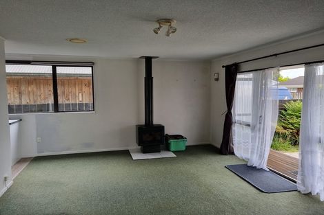 Photo of property in 2/87 Manuroa Road, Takanini, 2112