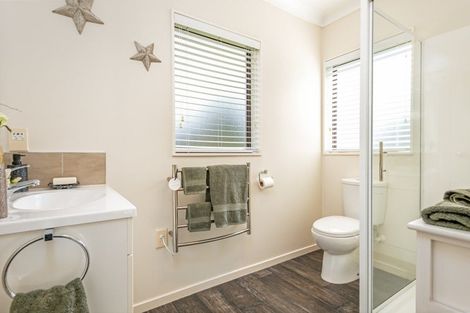 Photo of property in 19 Clearview Drive, Milson, Palmerston North, 4414