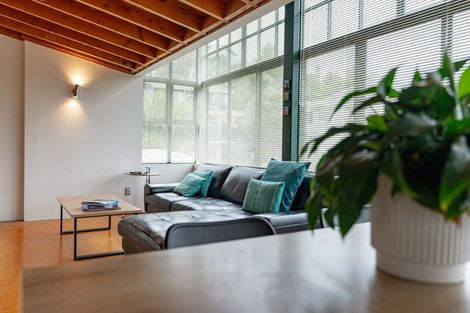 Photo of property in 6 Gannet Point, Rothesay Bay, Auckland, 0630