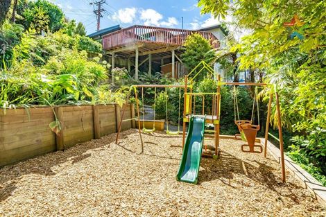 Photo of property in 188 Miromiro Road, Normandale, Lower Hutt, 5010