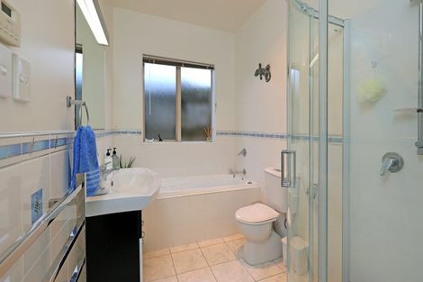 Photo of property in 80 San Marino Drive West, Henderson, Auckland, 0612