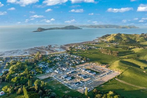 Photo of property in 62 Mataikokako Loop, Kawakawa Bay, 2585