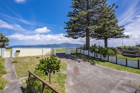 Photo of property in 80a Marine Parade, Paraparaumu Beach, Paraparaumu, 5032