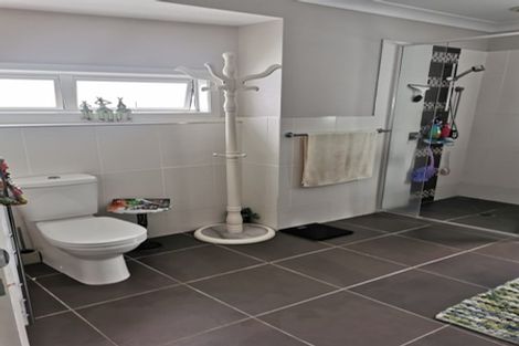 Photo of property in 67 San Valentino Drive, Henderson, Auckland, 0612