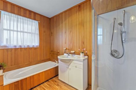 Photo of property in 2 Leybourne Avenue, Waikanae, 5036