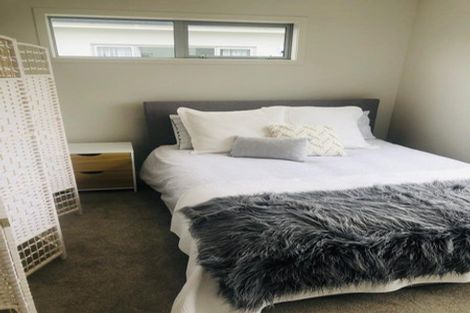 Photo of property in 27 Barber Grove, Moera, Lower Hutt, 5010