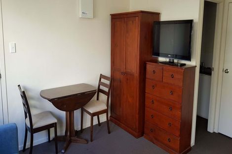 Photo of property in 8c Schnapper Rock Road, Schnapper Rock, Auckland, 0632