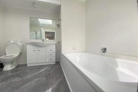 Photo of property in 51 Awaruku Road, Torbay, Auckland, 0630