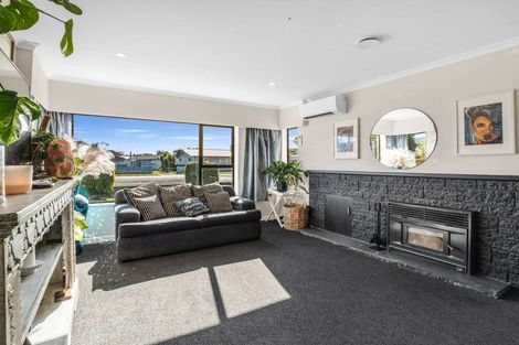 Photo of property in 1 Mathew Street, Dannevirke, 4930