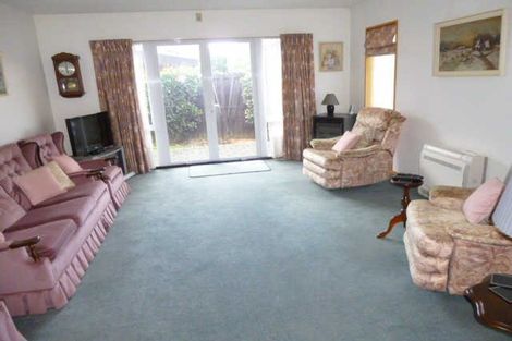 Photo of property in 1/21 Huntingdon Place, Avonhead, Christchurch, 8042