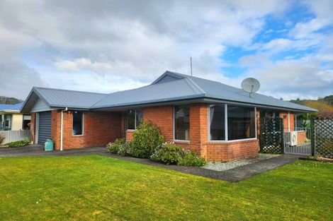 Photo of property in 2 Josephine Street, Greymouth, 7805