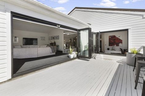 Photo of property in 17 Ferguson Street, Newtown, Wellington, 6021